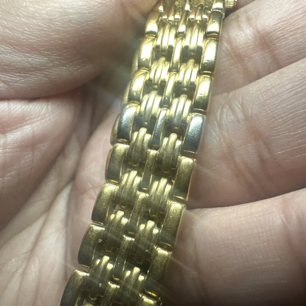 Working VTG Anne Klein Ladies Watch Fit 7in Gold Tone Quartz new battery 14mm